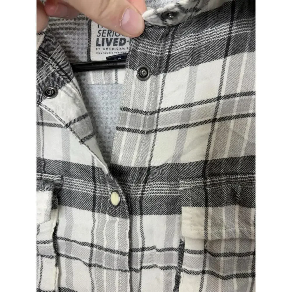 American Eagle Shirt Womens Small This Feels Seriously Lived In Plaid Snap Close